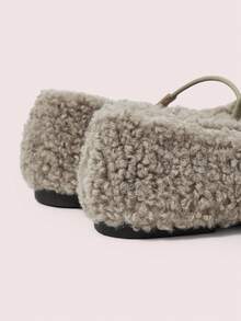 CUCCOO DOLLMOD Sepatu Flat Kasual Serbaguna Wanita dengan Desain Gesper dan Hiasan Berlian Imitasi Mewah - Grey - View 9