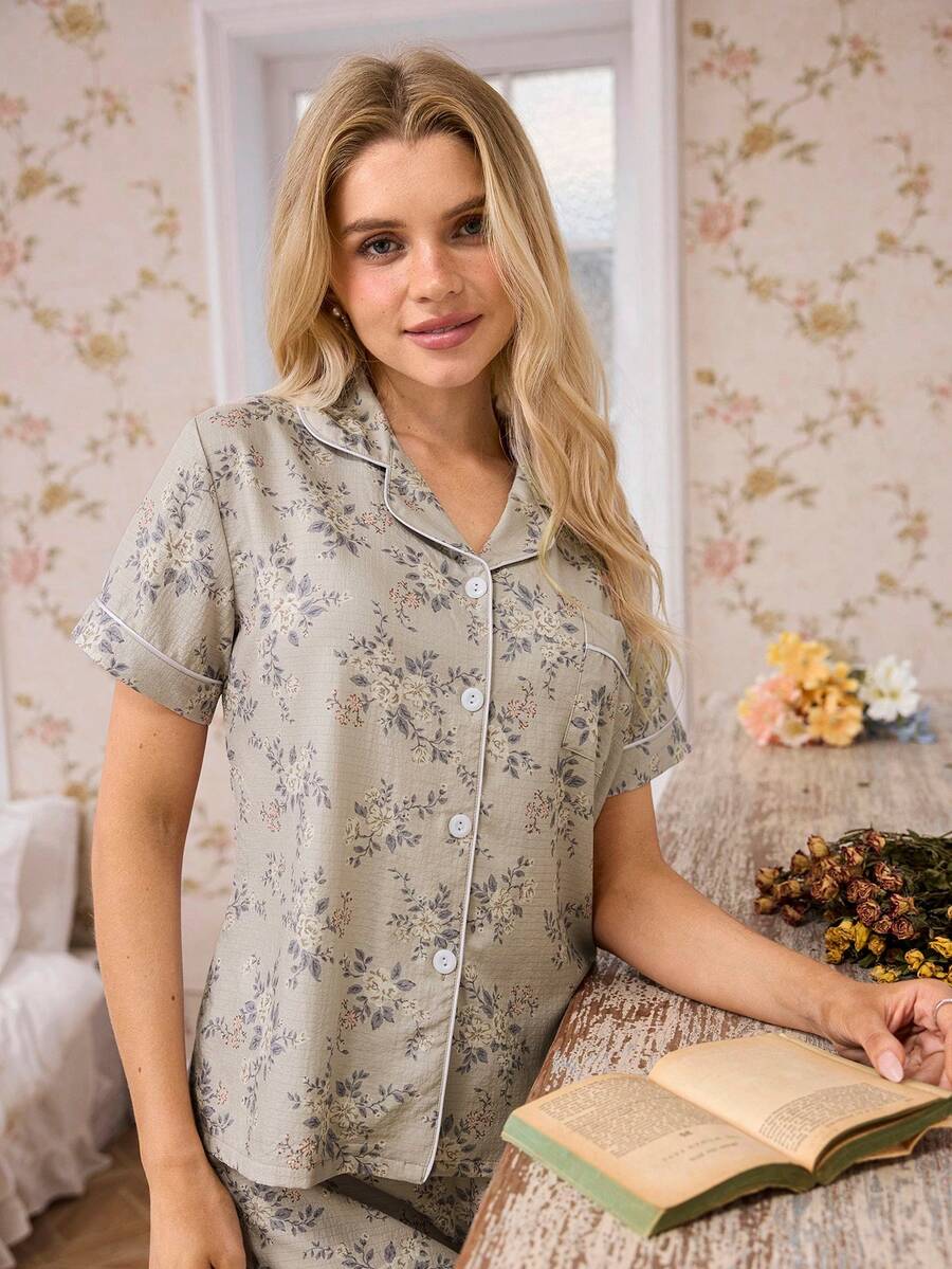 CottageSlumber Conjunto de pijama de mujer con mangas cortas, volantes y estampado floral pequeño, para primavera/verano - Beis - Ver 1