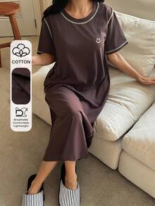 DAZY Graphic Print Contrast Trim Design T-Shirt Dress, Long Length Women Loungewear - Coffee Brown - View 1