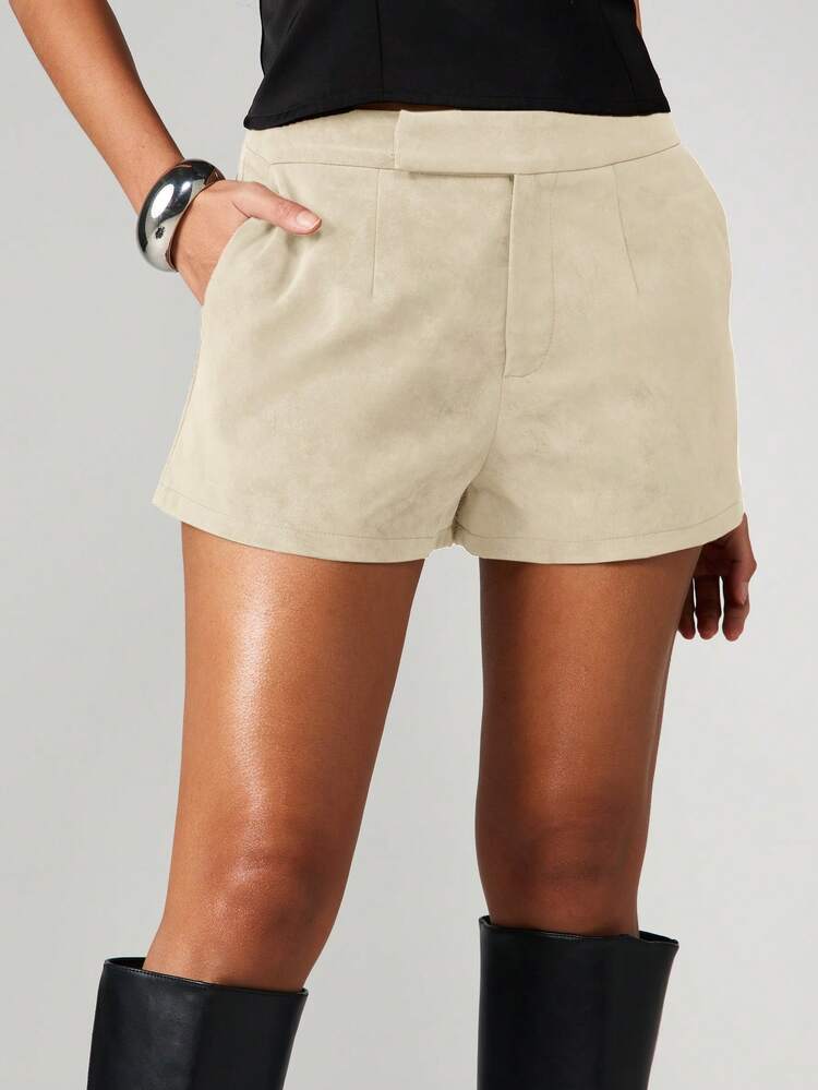 MISSGUIDED Tailored Suede High Waisted Shorts With Clean Lines For Professional Office Casual Everyday Work Wear - Cream - View 6