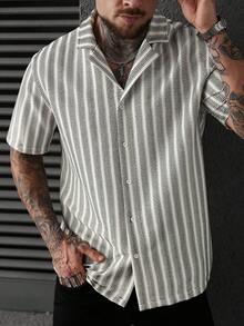 Manfinity CasualCool 宽松短袖衬衫，黑白几何波浪休闲衬衫，男士衬衫，条纹衬衫，男士翻领衬衫 - 白色 - 查看 3