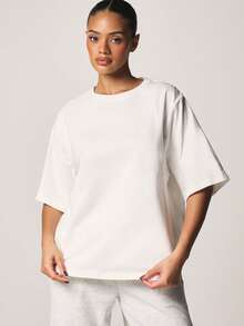 MISSGUIDED Oversized Graphic Print Short Sleeve Crew Neck Cotton Tee With Large Back Logo Print And Relaxed Fit - White - View 2