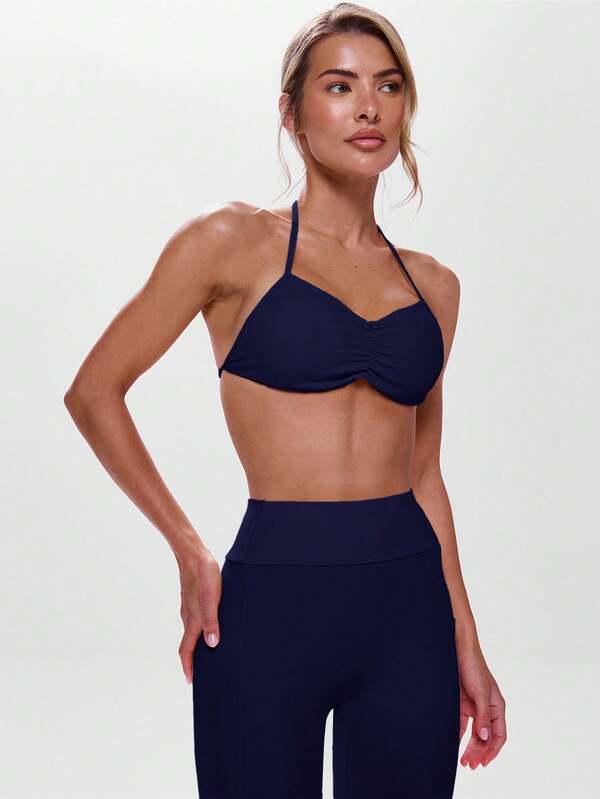 Musera Sport Sujetador deportivo con cuello halter, tirante central fruncido y espalda con tiras para actividades como gimnasia, pádel, tenis y pickleball