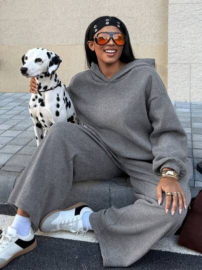 SHEIN EZwear 2 件套灰色加大码连帽衫和裤子