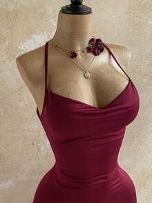 Soleia 休闲浪漫度假风白色豹纹深V领性感露背系带连衣裙 - 紅色 - 查看 6