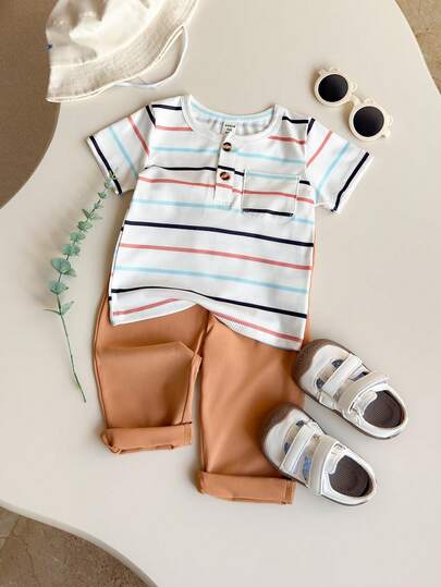 SHEIN Playful Pals 2pcs/Set Baby Boys Round Neck Button-Up Colorful Striped Rib Knit Fabric Stretchy Pocket Short Sleeve T-Shirt + Elastic Waist Solid Khaki Straight Leg Loose Casual Retro Outfit, Suitable For Summer Daily Outings Or Travel