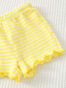 Cozy Pixies Set de 2 piezas de top de manga corta con cuello redondo y estampado floral, y shorts de cintura elástica para niña bebé - Amarillo - Ver 5