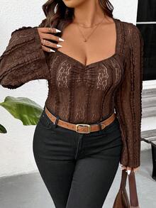 SHEIN Frenchy Camiseta de manga larga con diseño de cuello en forma de corazón y manga acampanada para mujer de talla grande, color marrón, ropa casual y de oficina de moda - Marrón - Ver 4