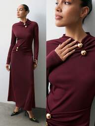 Maija Vestido de manga larga con decoración metálica y diseño de torsión para mujer 2025