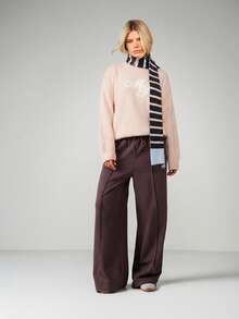 MISSGUIDED 超大款Logo套头衫，罗纹圆领长袖，宽松版型，舒适休闲，适合冬季穿着。 - 粉色 - 查看 3