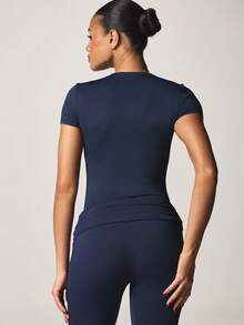 MISSGUIDED Basic Crew Neck Short Sleeve Fitted Bodysuit For Everyday Comfort And Layering - Royal Blue - View 2