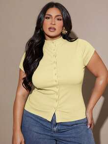 SHEIN BAE Áo thun nữ cỡ lớn, màu trơn, cổ cao, tay ngắn, cài nút phía trước. - Màu vàng - Xem 1
