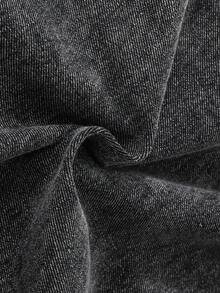 SHEIN 两件套青少年男童时尚休闲 Y2K 复古酷炫街头风套装，包含一件舒适柔软的黑色水洗牛仔短袖衬衫（带多个口袋）和一条宽松舒适的牛仔短裤，适合青少年男童日常穿着，也适合春夏派对、节日和街头服饰穿着。