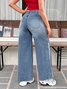 Rivivi 女士休闲日常通勤运动风撞色条纹侧边宽松阔腿牛仔裤 - 淺色水洗藍 - 查看 2