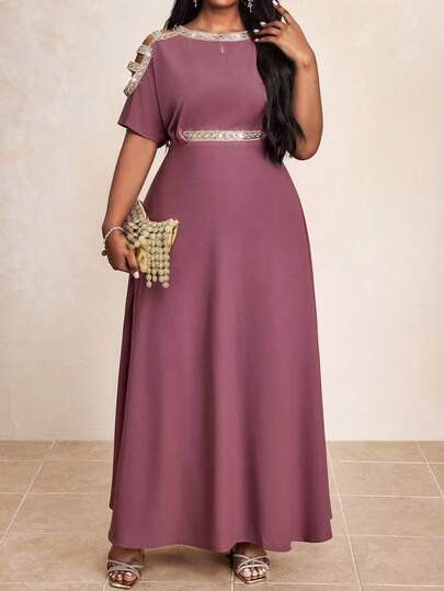 Truni 大码水钻装饰露肩优雅纯色连衣裙