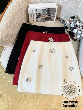 SHEIN Raffinéa 早春新款时尚通勤百搭白色精致水钻装饰女士修身针织迷你A字裙