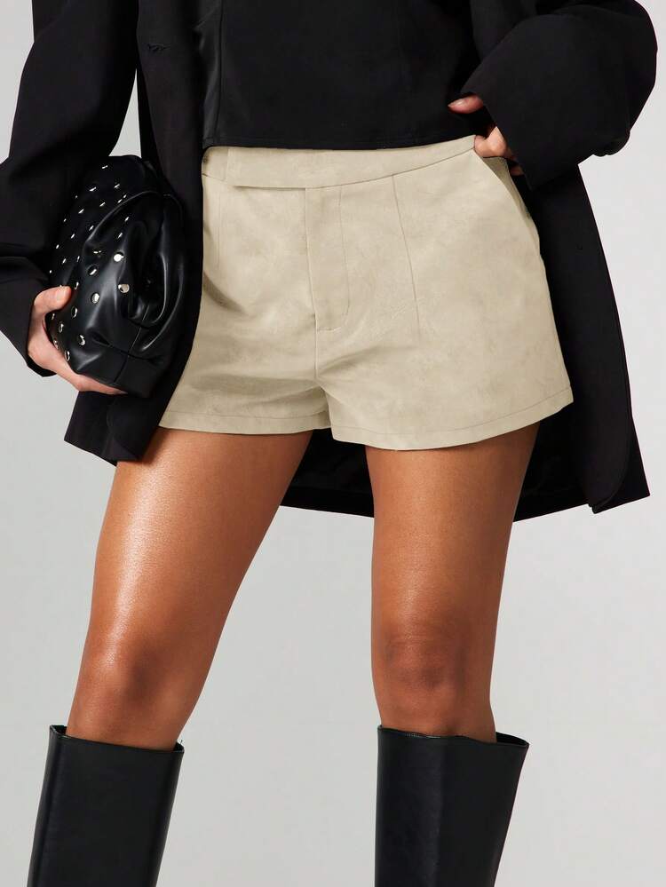 MISSGUIDED Tailored Suede High Waisted Shorts With Clean Lines For Professional Office Casual Everyday Work Wear