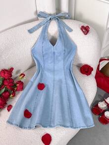 SHEIN MOD Damen Hellblau Neckholder Ärmellos Denim Mini-Kleid mit Schleifen-Detail, Sexy Chic A-Linie Jeans-Sommerkleid für Sommerurlaub, Geburtstagsparty Outfit - Mittele Waschung - Übersicht 5