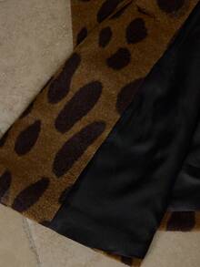 Aveloria Modichic Animal Print Woolen Fabric, Button Decor, Retro Chic Design, Fashionable & Versatile Women's Vest Blazer Top For Commuting