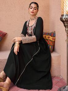Al Najma 女士休闲刺绣领口及侧边雪纺拼接长袖A字中长连衣裙，春秋季款 - 黑色 - 查看 7