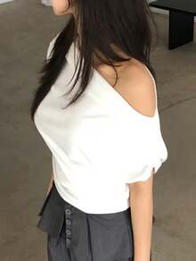 DAZY French Design Oblique Shoulder Keyhole T-Shirt, Elegant & Slimming Women's Top - White - View 3