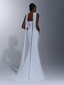 Elitara Elegant White Graceful Strapless Pleated Fish Tail Maxi Wedding Dress With Luxurious Rhinestone Detachable Halter Veil (Removable Halter Piece)