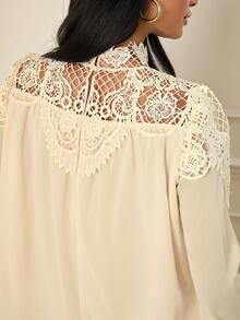 Lilora 女士优雅纯色镂空领花卉长袖衬衫，浪漫优雅，适合通勤穿着，饰有精致蕾丝边。 - 杏色 - 查看 4