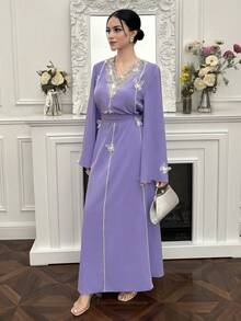 Al Najma Đầm nữ cổ chữ V đính hạt cườm, tay loe, họa tiết bướm, kiểu dáng thanh lịch Ả Rập. - trắng - Xem 2