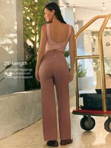GLOWMODE Quần legging ống rộng cạp siêu cao 29" FeatherFit™ Ease Into It có túi, thích hợp cho mùa xuân hè. - Màu nâu  Mocha - Xem 2