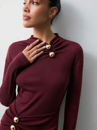 Maija Vestido de manga larga con decoración metálica y diseño de torsión para mujer 2025