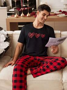 CoupledUp Ensemble de pyjama casual pour homme avec Top à manches courtes imprimé cœur noir et pantalon à carreaux rouge et noir