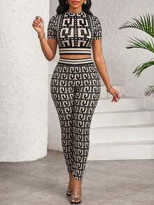 SHEIN Lady 女士几何印花短袖露脐T恤和打底裤休闲两件套，高个子两件套，女士两件套，夜店两件套，两件裤装套装，两件休闲套装 - 彩色 - 查看 4