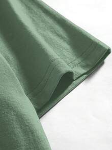 Manfinity EMRG Men's Casual Letter Print T-Shirt, Everyday Wear Thick T Shirt Rock Shirt Shirts Y2k Mens Summer Round Neck Short Sleeve Casual Cotton Printed With Letter Print Men Slogan Graphic Drop Shoulder Tee - Green - View 3