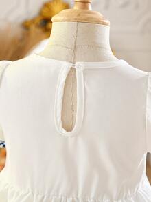 SHEIN 女婴白色泡泡袖印花喇叭下摆可爱休闲度假连衣裙，中国风印花 - 白色 - 查看 4