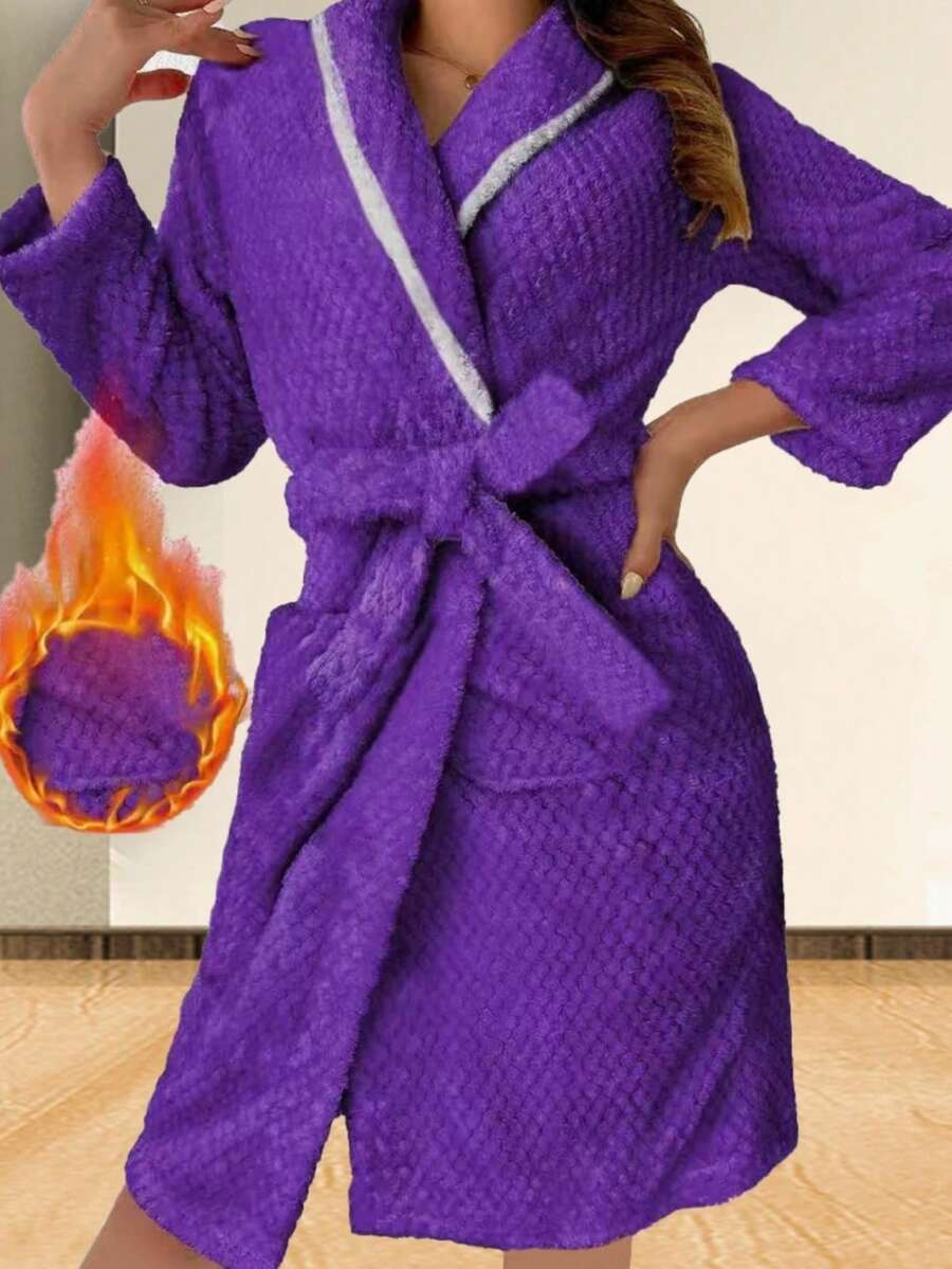 1 buah Jubah Tidur Wanita, Jubah Mandi Bergaya Motif Stroberi, Jubah Hangat Lembut dan Longgar Lengan Panjang untuk Musim Dingin, Cocok untuk Pesta, Sehari-hari, Pelajar, Pernikahan Musim Panas, Dekorasi Rumah dan Kamar Mandi - Purple - View 1