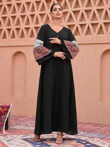 Al Najma 休闲舒适长袖拼接传统阿拉伯印花常规款女式连衣裙，适合春秋季日常穿着。 - 黑色 - 查看 3