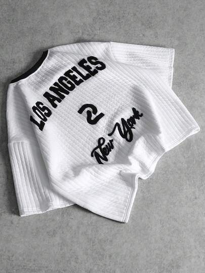  Camiseta de hombre con diseño de patrón bordado, versátil para uso diario, PAVTROS, Día de San Valentín, Amo a mi novio, Vintage, Ropa de calle, Festival, Camiseta de hombre con patrones bordados en inglés y rayas verticales texturizadas