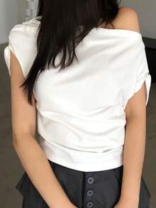 DAZY French Design Oblique Shoulder Keyhole T-Shirt, Elegant & Slimming Women's Top - White - View 8