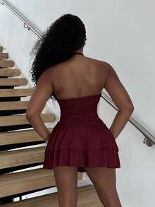 Alexandranx Gaun Mini Model Baru dengan Desain Halter Spiral Dekorasi Emas dan Pinggang Ramping untuk Wanita - Burgundy - View 2