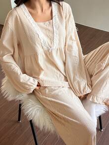 DAZY Söt texturerad jacquardstickad spetskant för kvinnors pyjamaset - Beige - Visa 4