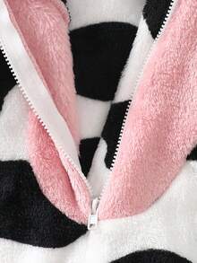 SHEIN Playful Pals 女嬰奶牛設計帽裝毛茸茸連身服