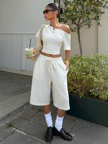 Muchica 女士杏色针织纹理斜肩短袖T恤和百慕大短裤套装，春夏款 - 杏色 - 查看 6