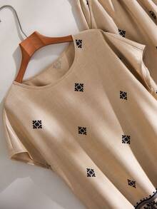 Rusticease 2件套复古印花圆领短袖上衣搭配松紧腰带口袋裤，女士休闲套装，女士夏季套装，宽松版型套装，夏季度假装，春季套装，女士外出套装，度假装，女士夏季休闲装，印花T恤，波西米亚风图案杏色套装，夏季裤装套装，波西米亚套装 - 杏色 - 查看 4