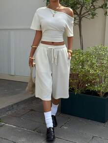 Muchica 女士杏色针织纹理斜肩短袖T恤和百慕大短裤套装，春夏款 - 杏色 - 查看 3