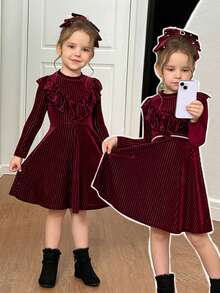 Emery Rose Kids Emery Rose Kids Váy chữ A nhung kẻ sọc cho bé gái, váy dài tay thanh lịch, dự tiệc sinh nhật, đi nghỉ, tuyệt vời cho trang phục thường ngày & mặc hàng ngày & đi học vào mùa thu & đông, cho Giáng sinh, phù hợp cho mẹ và con gái - Màu Đỏ Sâu - Xem 2