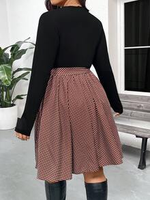 SHEIN Frenchy 大码女式高领黑色针织长袖上衣搭配卡其色灯芯绒A字裙，适合日常穿着、约会等场合，时尚百搭。 - 彩色 - 查看 7