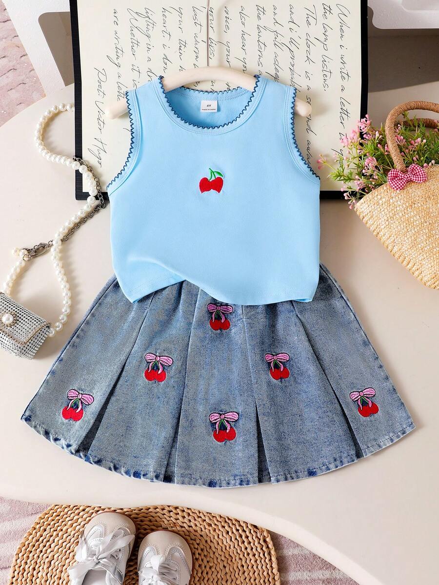 Elladie kids 2件套女童可爱圆领针织樱桃刺绣无袖上衣搭配牛仔百褶刺绣牛仔裙，甜美可爱的夏季套装，浅蓝色裙装套装，儿童牛仔裙套装，2件套女童蝴蝶结印花短袖上衣搭配3D蝴蝶结牛仔百褶迷你裙套装，女童夏季T恤搭配牛仔裙套装，2件套女童蝴蝶结印花短袖露脐T恤搭配3D蝴蝶结牛仔百褶迷你裙套装，女童夏季草莓印花短袖T恤搭配牛仔裙 - 淺藍色 - 查看 1