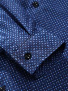 Manfinity Mode 加大码男士休闲通勤印花纽扣衬衫，皇家蓝男士衬衫，时尚男士衬衫，蓝黑白衬衫，男士商务休闲衬衫，蓝色设计师衬衫，复古风格，适合日常休闲、周末旅行、户外活动、探险旅行、轻松的工作环境或半正式场合，可作为男友/丈夫礼物、周年纪念/生日礼物、派对、暑假、新年、婚礼、情人节礼物。 - 藏蓝色 - 查看 7