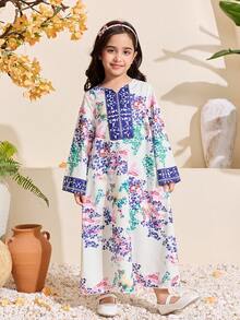 SHEIN Gaun Maxi Panjang Putih untuk Anak Perempuan, Motif Timur Tengah, Potongan Longgar, Lengan Panjang, Motif Daun Warna-warni, Cocok untuk Musim Gugur, Pembaptisan, dan Gaya Eksotis untuk Bayi. - MultiWarna - View 5