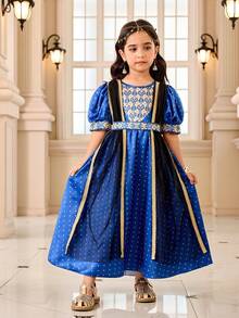 Sparklyn Đầm lưới mộng mơ dành cho bé gái, được làm từ chất liệu vải đen mỏng manh với họa tiết chấm bi vàng, kết hợp cùng các chi tiết viền lưới vàng sang trọng; thiết kế tay phồng tôn lên vẻ ngọt ngào và dễ thương, toát lên vẻ quyến rũ của một nàng công chúa! Áo Abaya/Jalabiya Ramadan, trang phục truyền thống Ả Rập. - Màu xanh lam - Xem 3